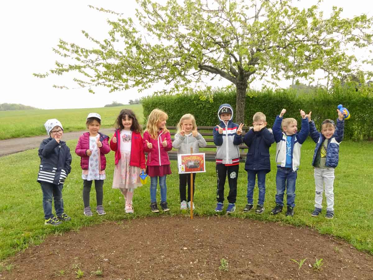 blumenpatenschaft-kindergarten-23.jpg